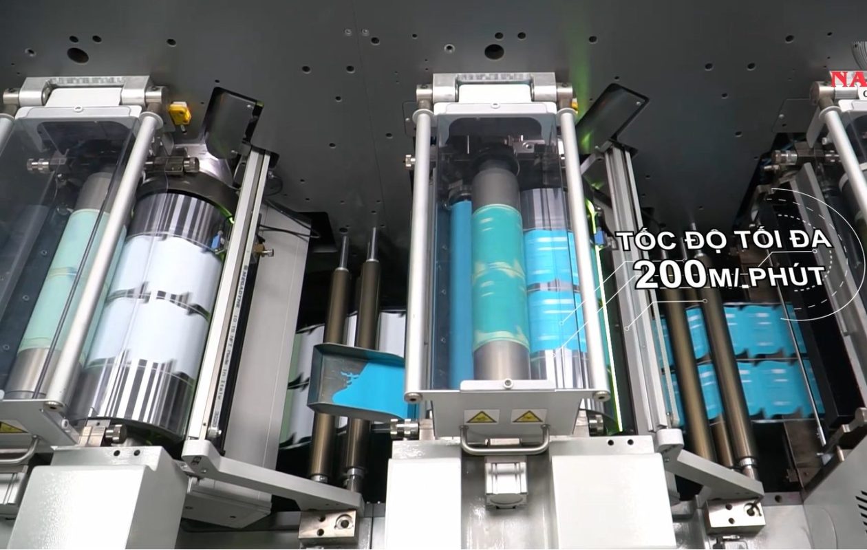 Sustainable label printing with eco-friendly recyclable materials