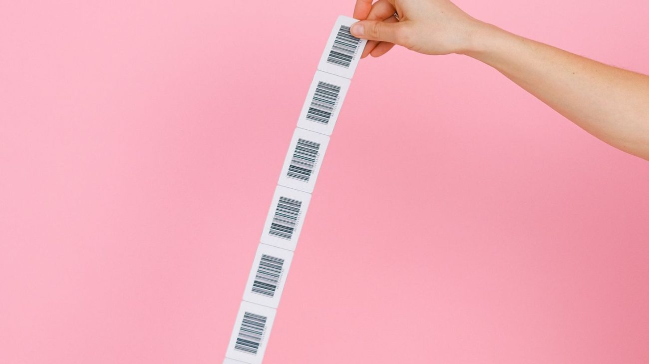 Barcode verification of freshly printed barcode labels held in hand