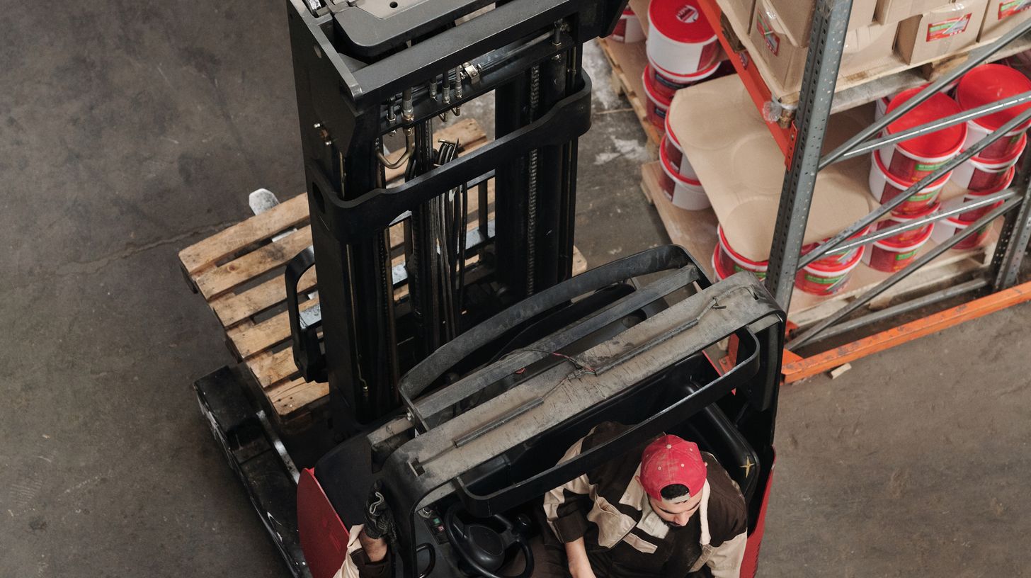 RFID implementation plan reviewed on a live warehouse floor